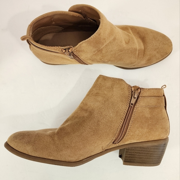 Old Navy Women's Tan Vegan Ankle Booties, Size 9 - Picture 7 of 11